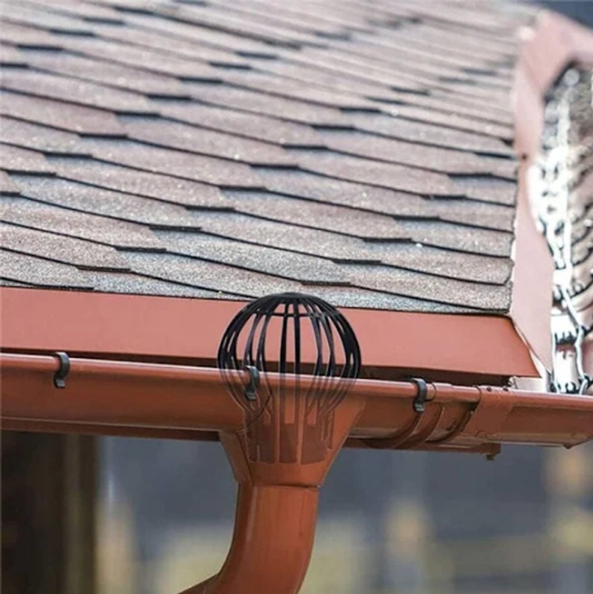 Pack of 4 - Plastic Drain Guards - Prevents drain pipes from becoming clogged by leaves, moss, mud, sludge, silt, balls and other debris. - Image 4