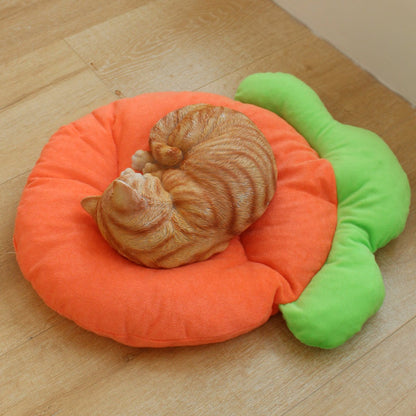 Pet Sleeping Mat - Warm Blanket - Soft Fabric - Cute Radish Shape - Suitable for Cats and Dogs (M-32*43cm) - Image 4