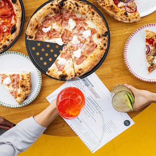 Pizza baking tins - 2 pieces - Non-stick baking tins made of stainless steel - Baking trays for home, kitchen, camping and barbecue - Round baking tins - 24 cm and 26 cm - Image 4