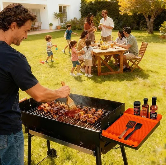 Silicone BBQ Grill Mat - 8-Slot Mat with Drip Tray - Heat-Resistant and Dishwasher-Safe - 40x27 cm - Gray - Image 2