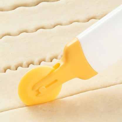 4-in-1 Flower-Shaped Dough Cutter - Multifunctional Dough Cutter - Rotary Cutter - Baking Kitchen Decorating Knife - Pizza Knife - Image 3
