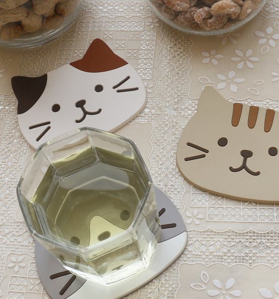 Coasters – Set of 5 – Cute cat design – Made of silicone – Compact, non-slip and heat resistant – Suitable for coffee tables, home use and cafes, also great as a gift for a housewarming or wedding. - Image 5