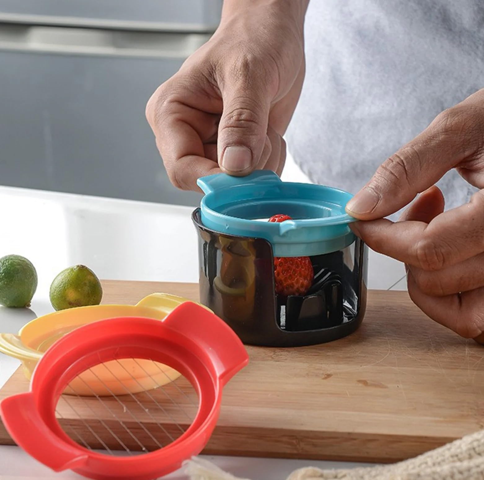 Egg Slicer - Multifunctional Egg Slicer - 3 in 1 Egg Slicer - Egg Splitter - Mushroom Slicer - Kitchen Aid - Cutting Aid - Kitchen Utensils - Stainless Steel Egg Slicer - Fruit Slicer - Strawberry Slicer - Kitchen Gadget - Kitchen Accessories - Colorful - - Image 4