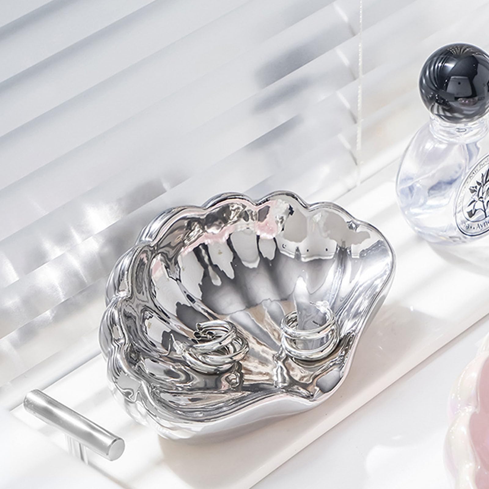 Soap Dish Shell - Soap Holder - Soap Dish - Bathroom Accessories - Jewelry Dish - Toilet Furnishings - Storage Dish - Home Decoration - Key Tray - Make Up Sponge Holder - Luxury Bathroom Interior - Gift Tip - Mother of Pearl White - 1 Piece - Image 4