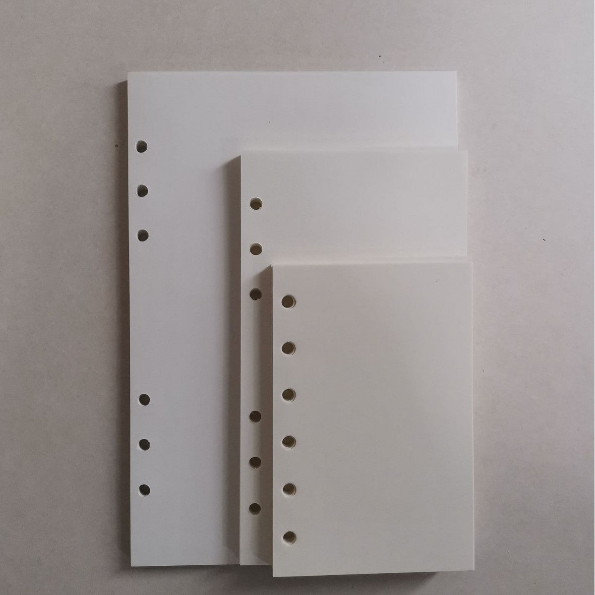 Notebook Refill A5 - Ring Binder Paper 6 Holes - Agenda Refill - Bullet Journal Paper - Refillable Notepad - Writing Paper - Planner Inserts - Office Supplies - School Supplies - Blank Sketch Paper -No Lines - White - 5 Pieces - Image 7