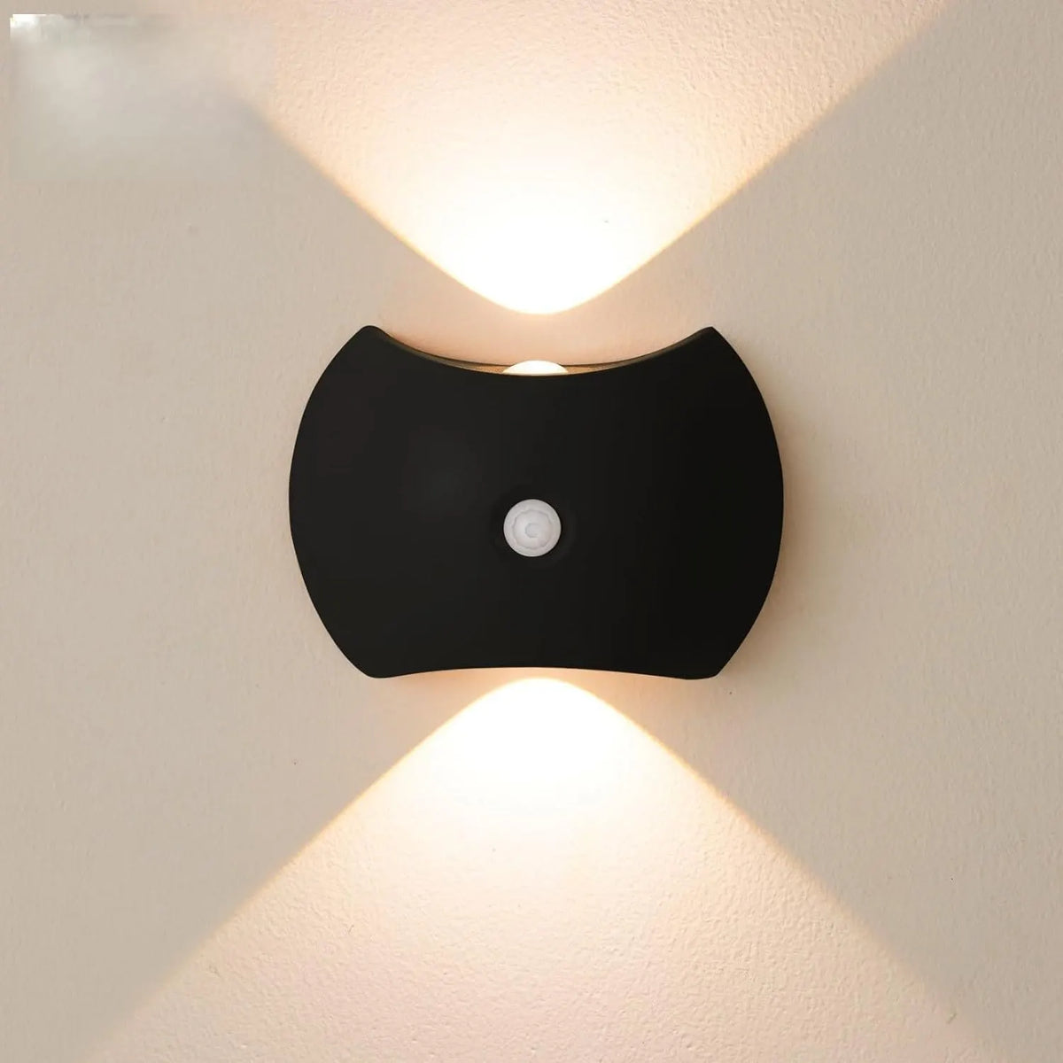 1 Piece Rechargeable LED Motion Sensor Wall Light with Magnetic Mount for Stairs, Wardrobes and Bedrooms, Warm White, Black