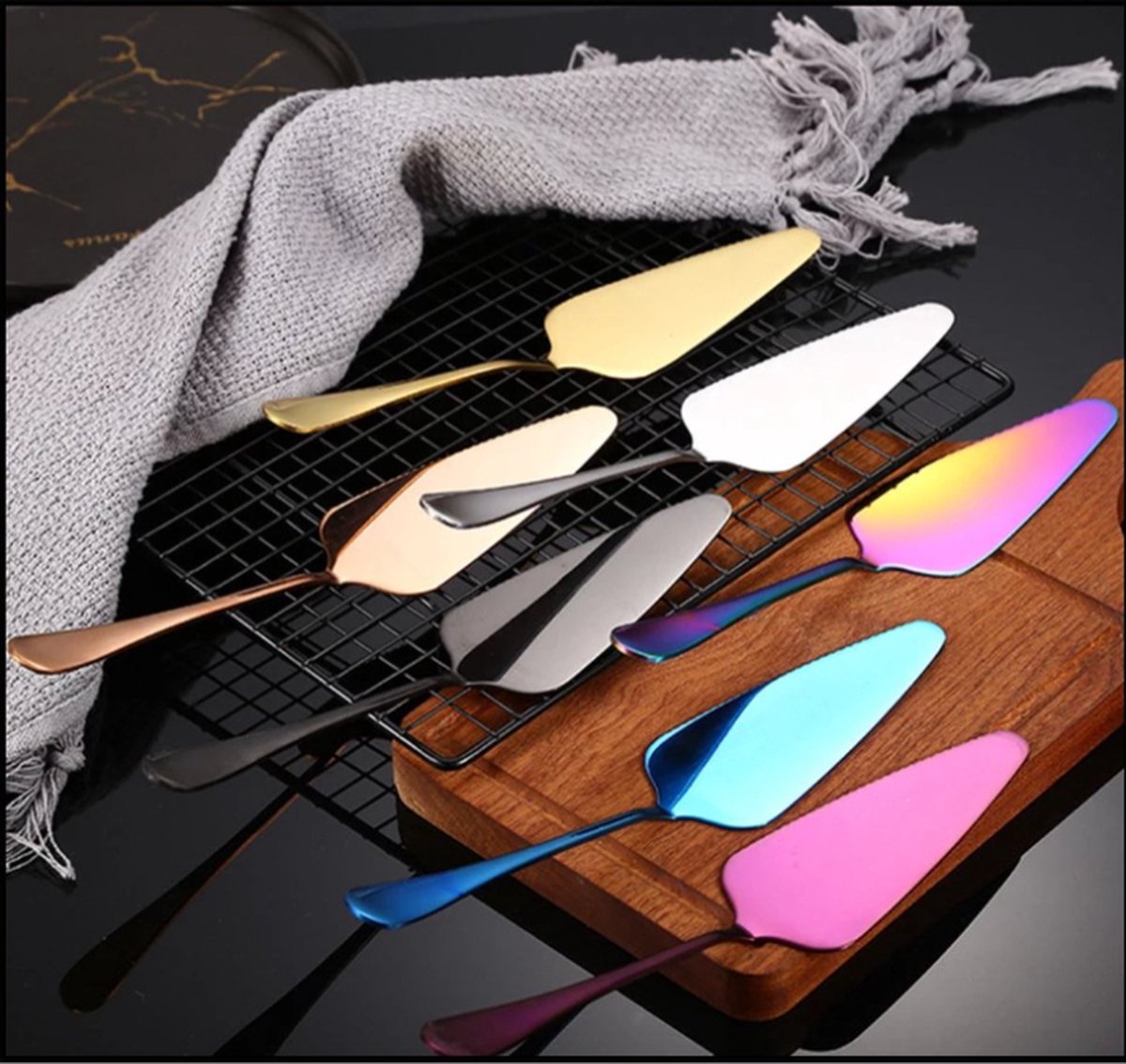 Cake Peel | Pizza Peel | Cake Cutter | Pizza Cutter | With Serrated Edge | Stainless Steel | Bronze - Image 3