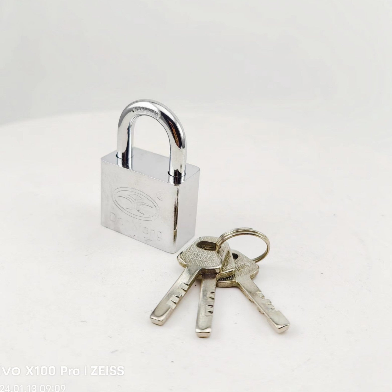 30mm Door Bolt with Latch and Keys - Heavy-Duty Security Lock for Home & Office - Image 3