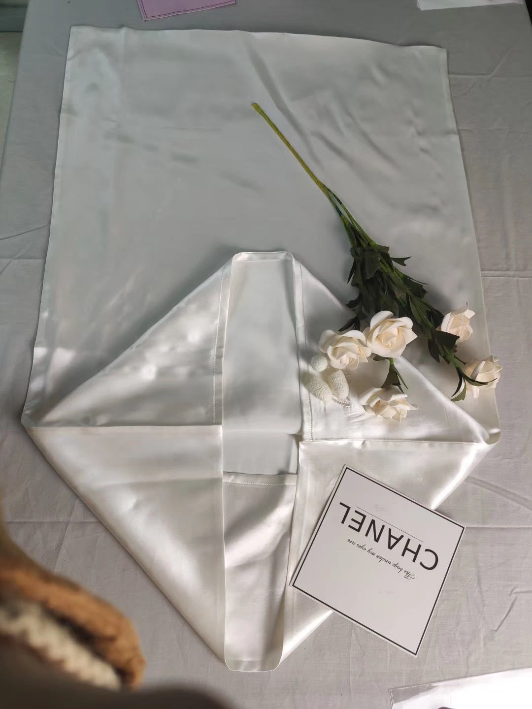 A pair of solid-color silk-like pillowcase pillowcase and envelope pillow (white) - Image 3