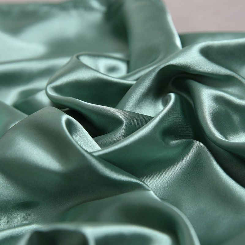 A pair of solid-color silk-like pillowcase pillowcase and envelope pillow (green) - Image 4