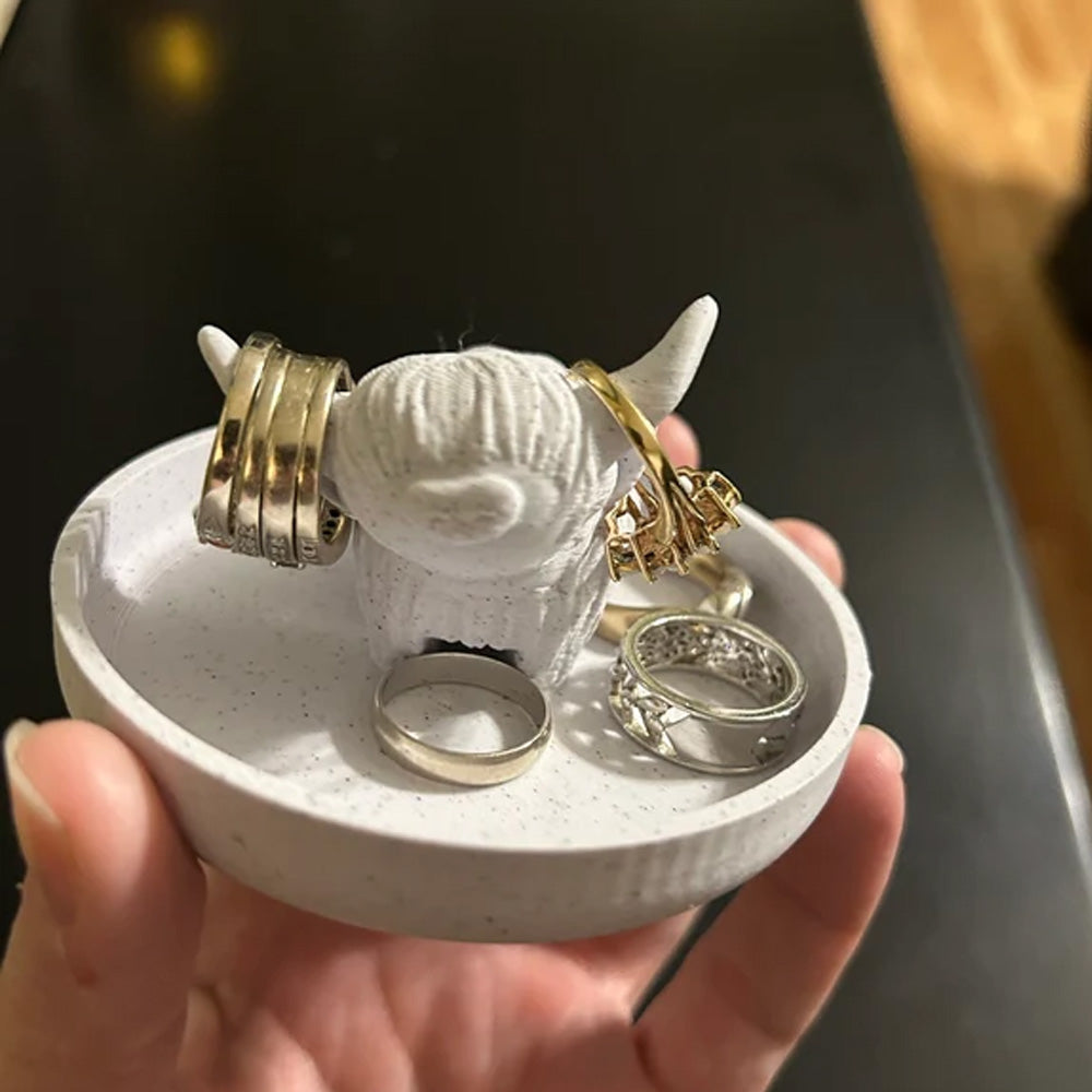 Highland Cow Ring Holder with Circular Dish Scottish Cow Statue Wedding Engagement Holder Calf Jewelry Organizer Stand - Image 3