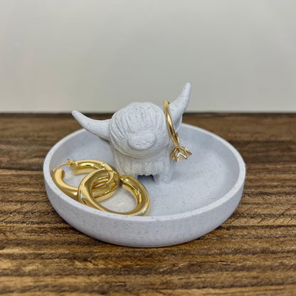 Highland Cow Ring Holder with Circular Dish Scottish Cow Statue Wedding Engagement Holder Calf Jewelry Organizer Stand - Image 5
