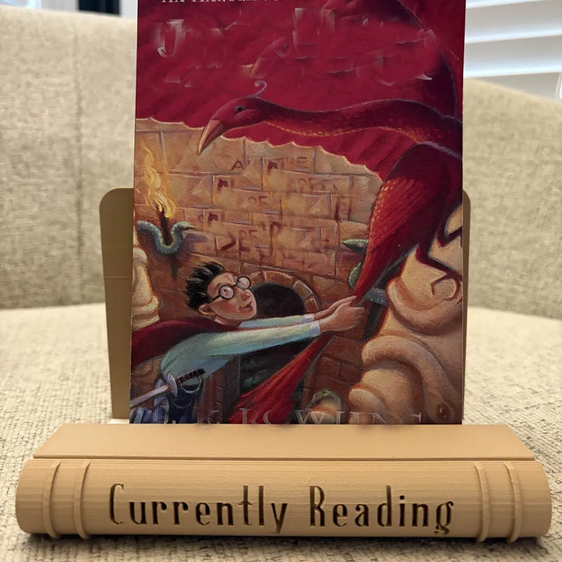3D printed bookends are both practical and aesthetically pleasing, making them ideal for bookworms, students, or anyone who enjoys organizing their reading materials. - Image 3