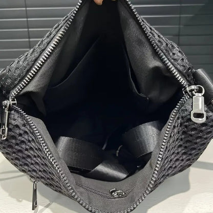 Women's fashionable mesh-paneled crossbody bag, large-capacity lightweight mesh travel vacation sports bag. - Image 5