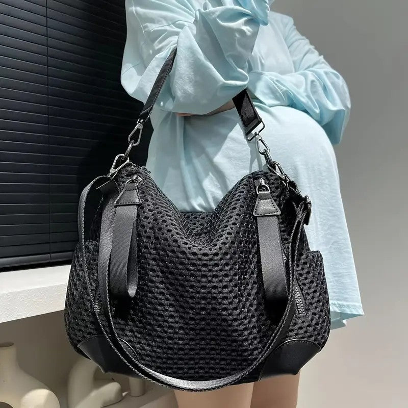 Women's fashionable mesh-paneled crossbody bag, large-capacity lightweight mesh travel vacation sports bag. - Image 7
