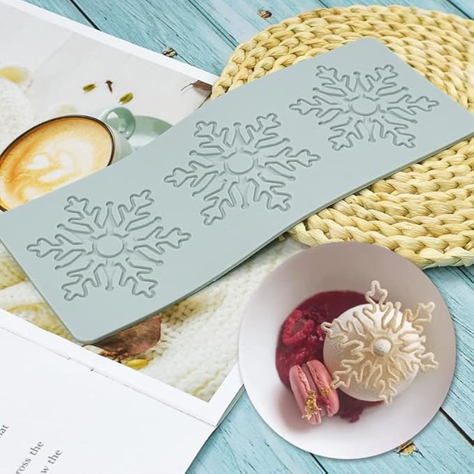 Baking Molds (3-Piece Set) - Silicone Baking Molds - Three Different Shapes - Maple Leaf, Clover, and Snowflake Patterns - Suitable for baking chocolate, candy, and cupcakes, this is a handy tool for creating fun homemade desserts - Image 9