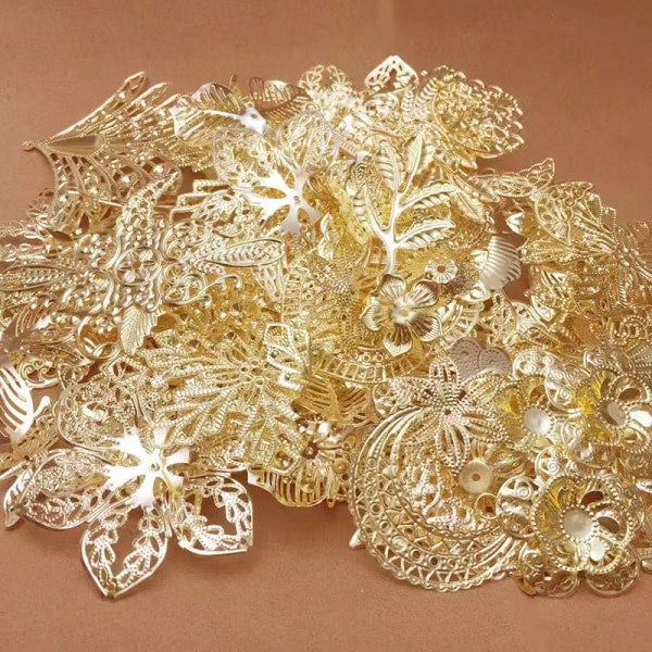 50g/lot Mixed Metal Flower Petals Filigree Wraps Clutches White - Image 3