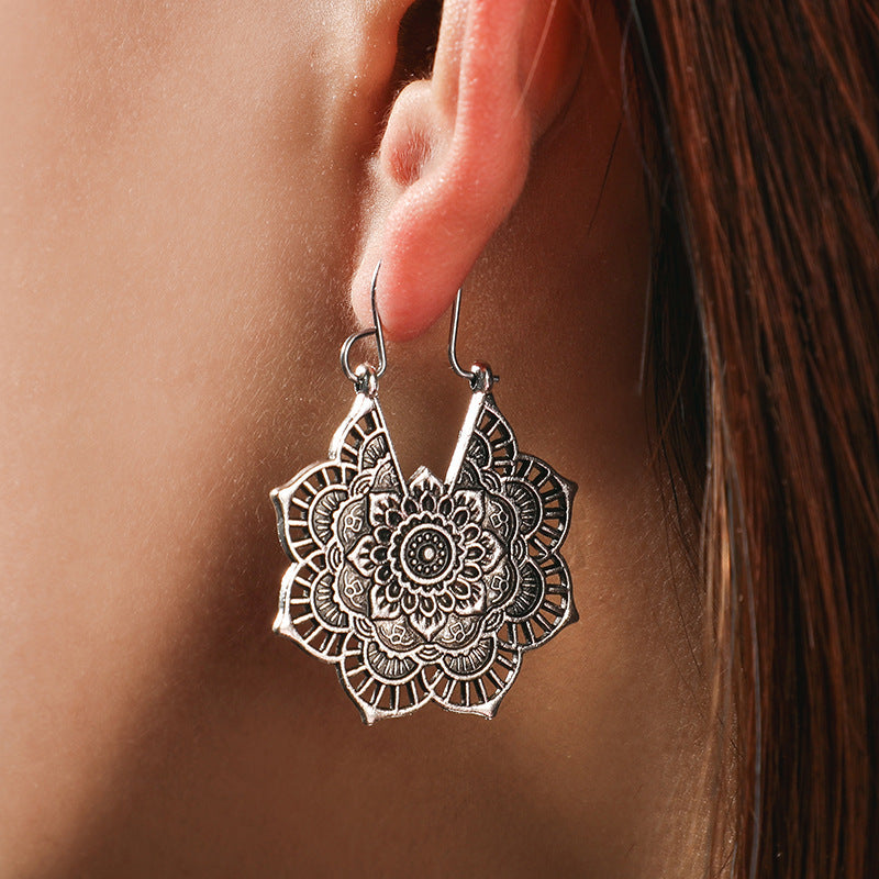 Vintage Silver Mandala Flower Dangle Earrings, Hanging Design - Image 3