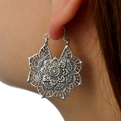 Vintage Silver Mandala Flower Dangle Earrings, Hanging Design - Image 4