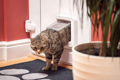 Cat Mate cat flap, white, comfortable for cats to get in and out - Image 5
