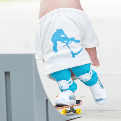 Finger Skateboard With Shoes Mini Scooter Finger Toy Set Gripboard Shoes And Pants Finger Skate Board Mini Skateboard 0.04 Black Series - Image 8