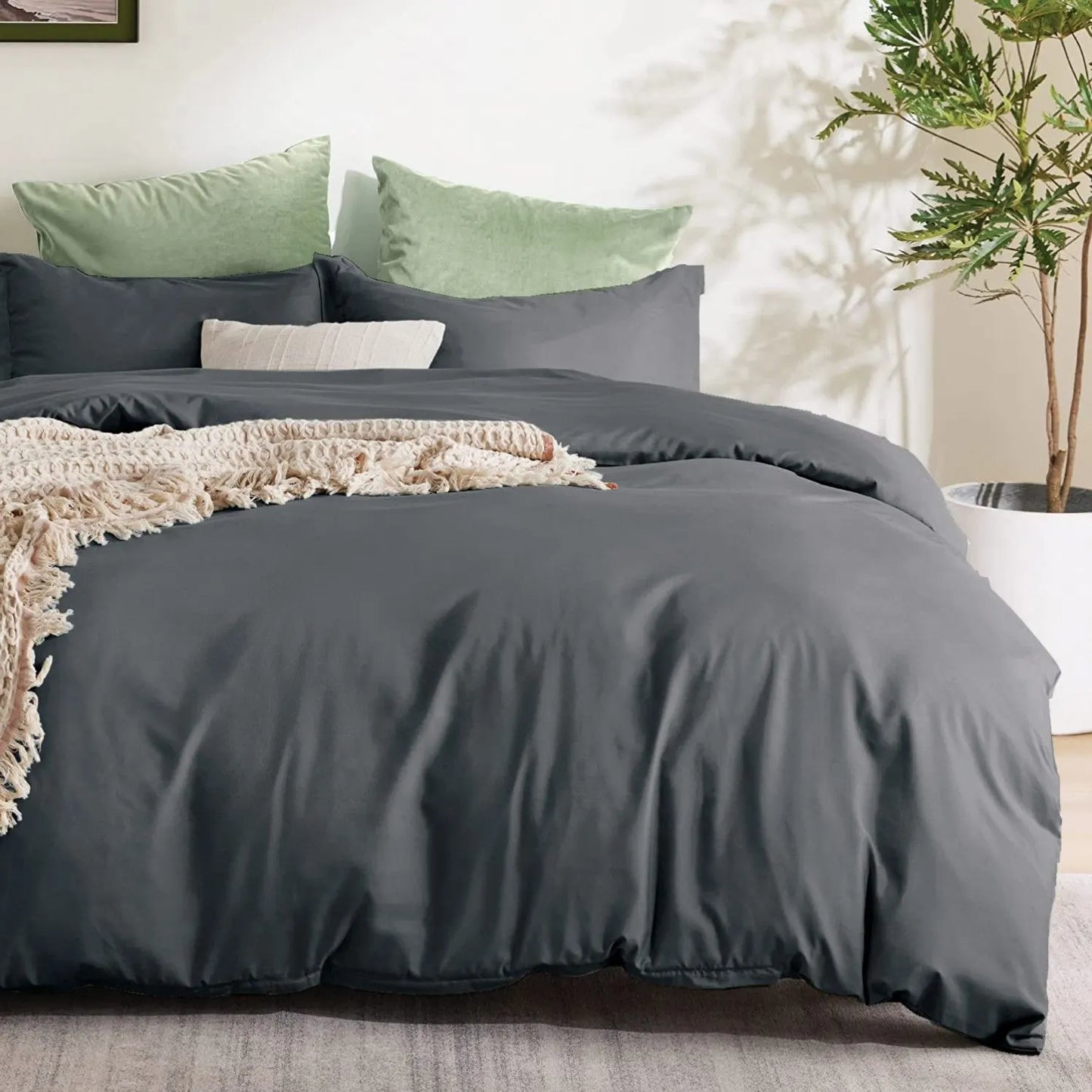 2 Piece Hotel Soft Microfiber Quilt Cover Set-2000TC Duvet/Donna Cover Set & Pillowcases -1 Quilt Cover Zipper Closure & 1 x Pillowcases-Breathable Bedding - Wrinkle, Fade, Stain Resistant(Dark gray,King Single) - Image 4