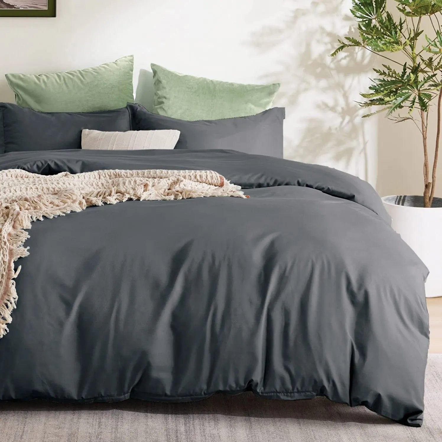 2 Piece Hotel Soft Microfiber Quilt Cover Set-2000TC Duvet/Donna Cover Set & Pillowcases -1 Quilt Cover Zipper Closure & 1 x Pillowcases-Breathable Bedding - Wrinkle, Fade, Stain Resistant(Dark gray,King Single) - Image 4