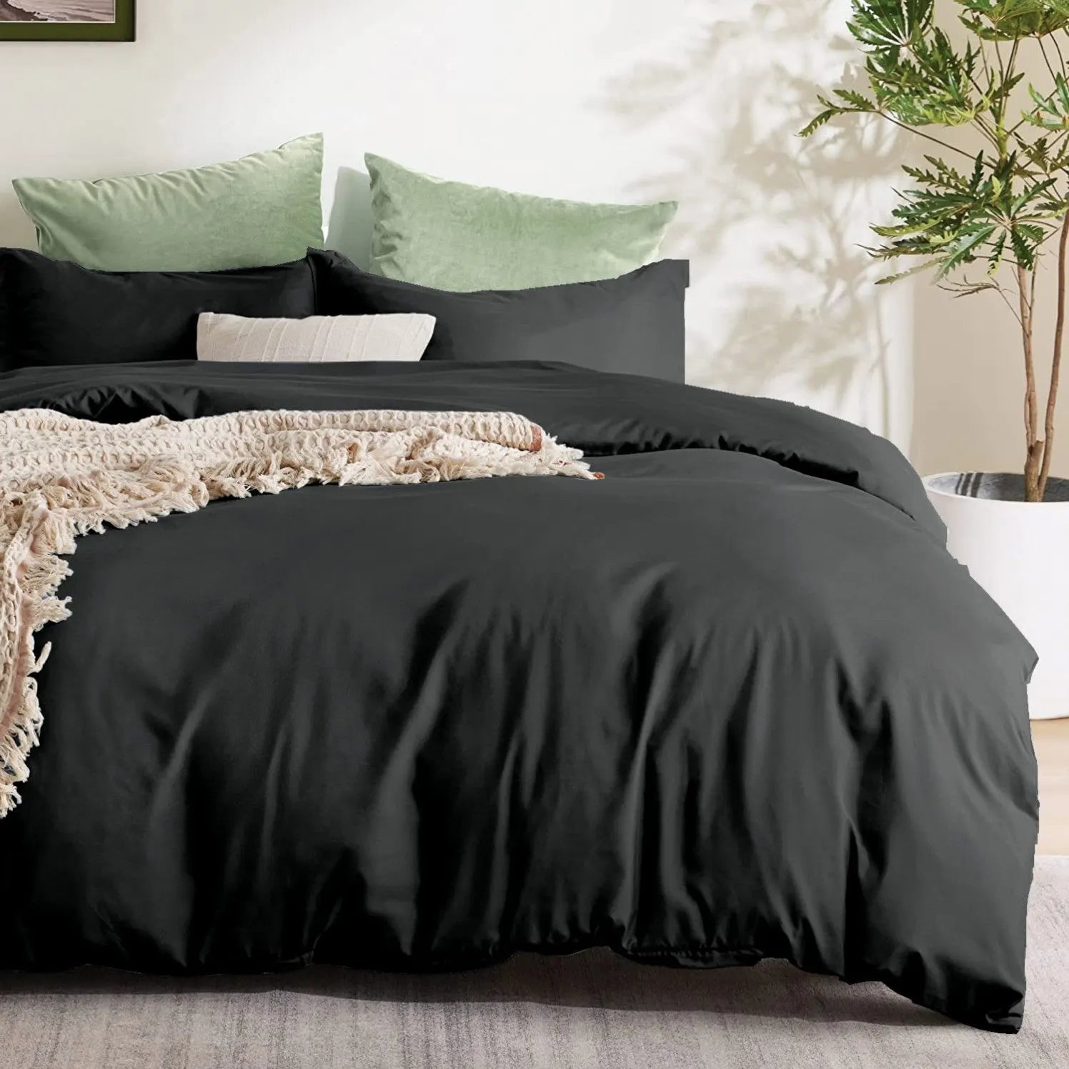 3 Piece Hotel Soft Microfiber Quilt Cover Set-2000TC Duvet/Donna Cover Set & Pillowcases -1 Quilt Cover Zipper Closure & 1 x Pillowcases-Breathable Bedding - Wrinkle, Fade, Stain Resistant(Black,Super King) - Image 5