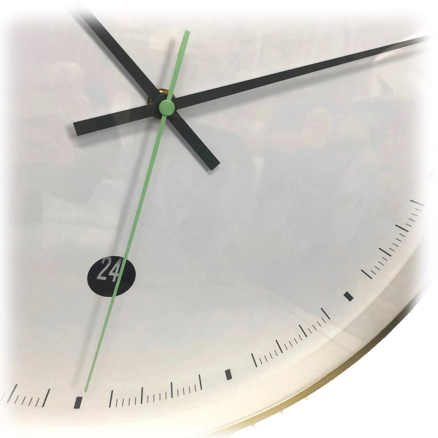 Toki Metta Brushed Gold Silent Sweep Second Wall Clock Date 40cm - Image 4