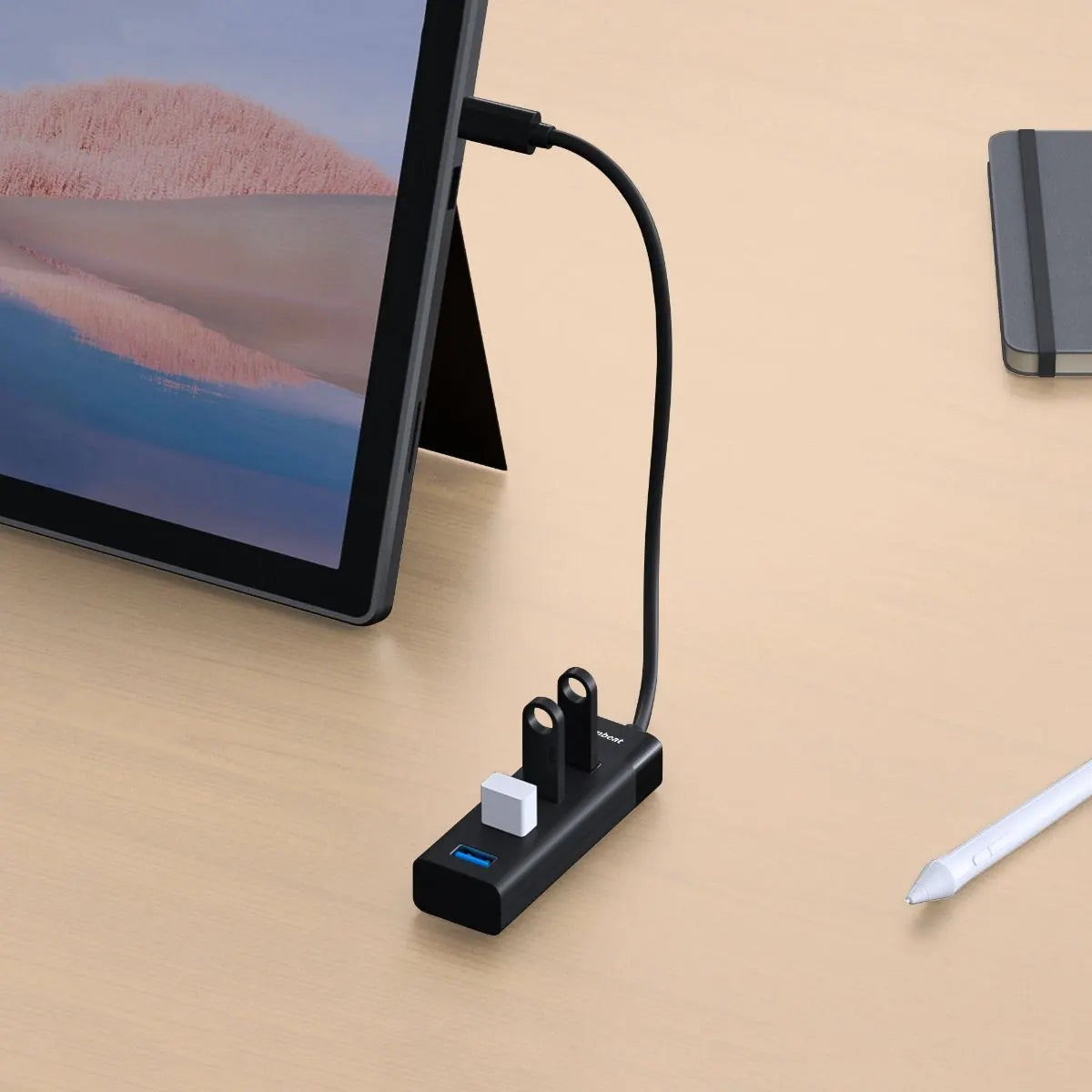 mbeat USB-C to 4-Port 3.0 Hub - Black - Image 3