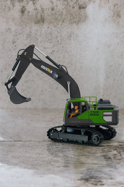 1:18 Scale 13-Channel Alloy Remote Control Excavator Construction Vehicle with Lights, Sound and Steam - Image 5