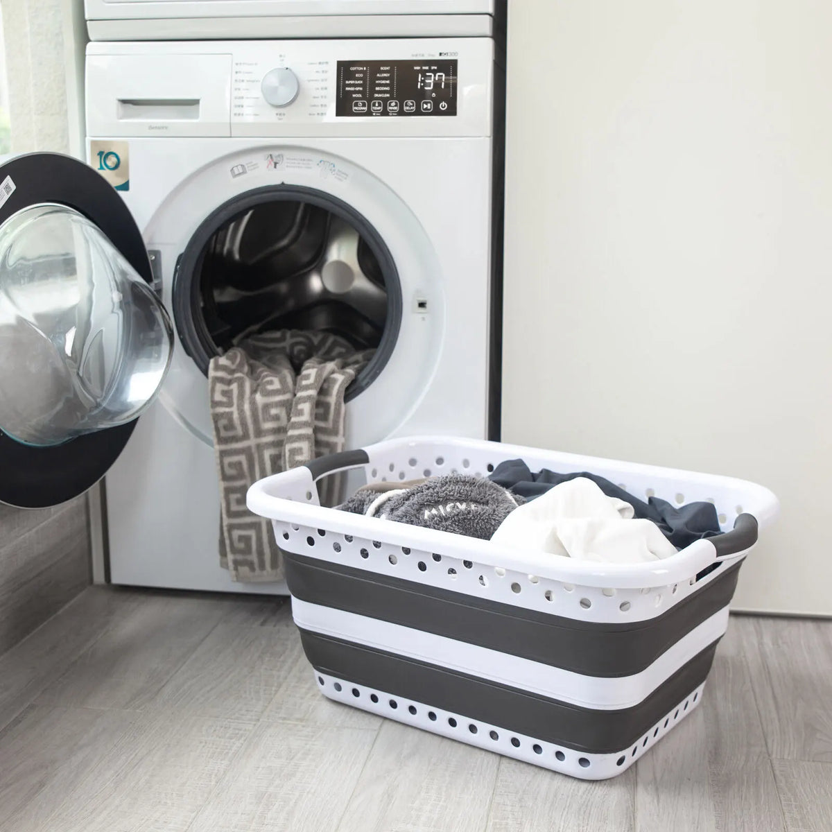 45L Space Saving  Laundry Basket,  Collapsible Hamper for Dorms, RVs, Homes & Garages - Image 4