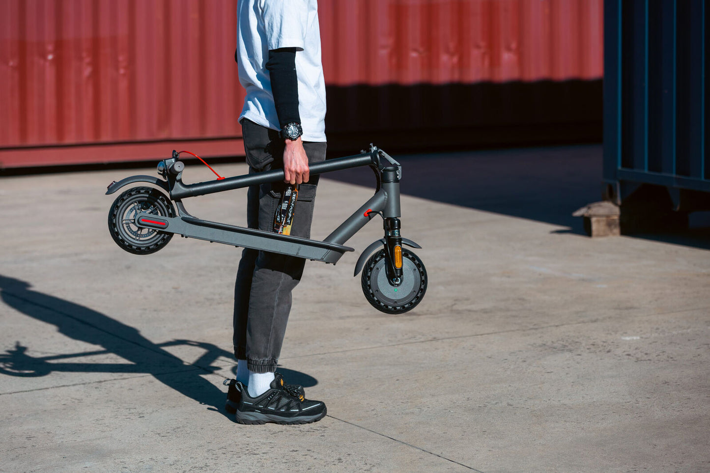 Electric Scooter, 350W Motor, 8.5 inch  Tyres, Front Suspension, Smart App, Foldable, 25kph - Image 5