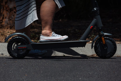 Electric Scooter, 350W Motor, 8.5 inch  Tyres, Front Suspension, Smart App, Foldable, 25kph - Image 8
