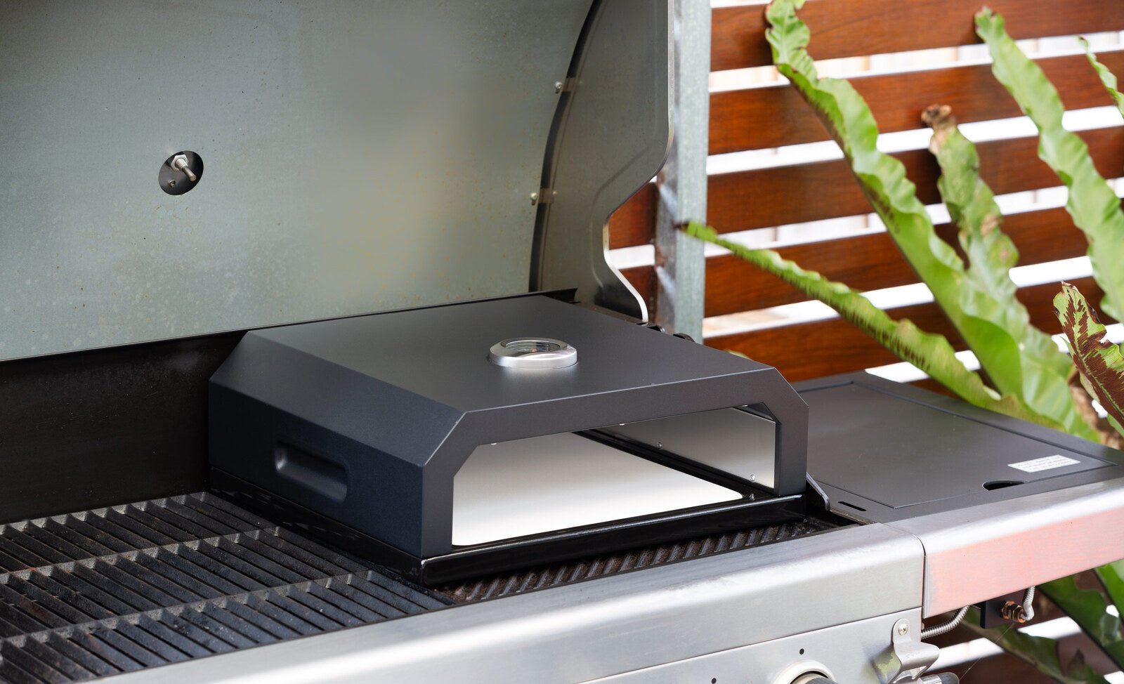 Pizza Oven Box with Built-in Thermometer - Image 6