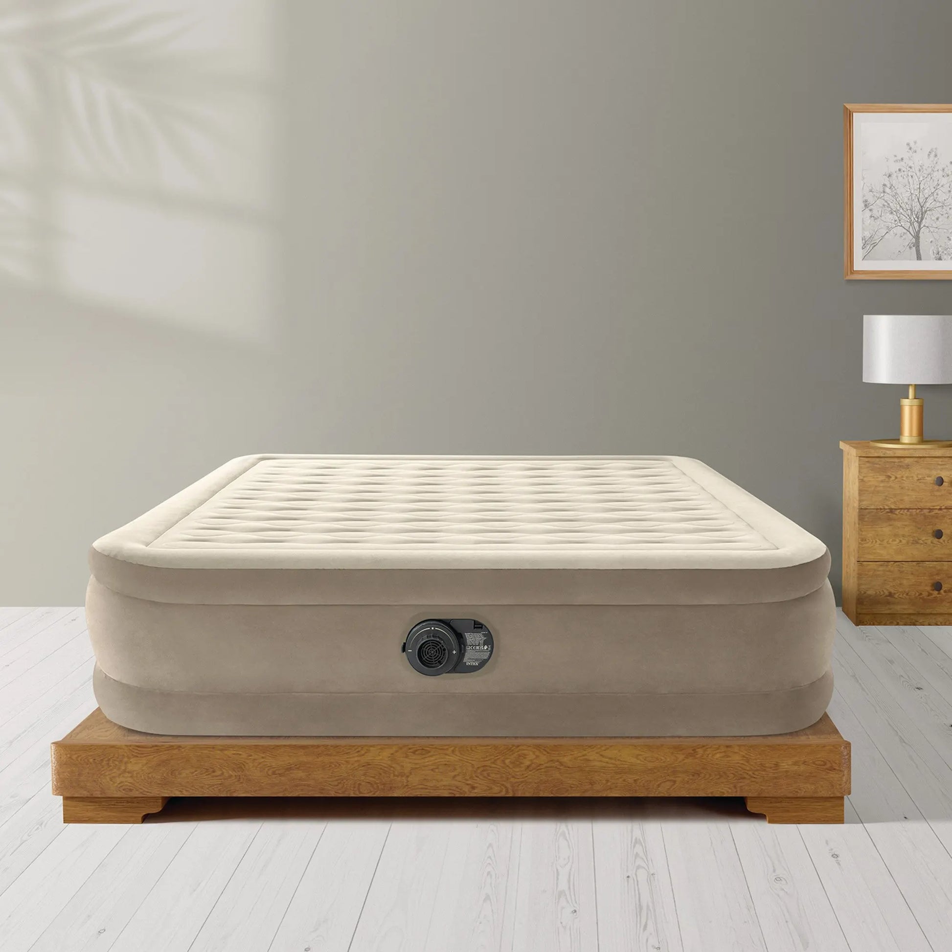 Intex Dura-Beam® Deluxe Queen Ultra Plush Air Mattress - Image 7