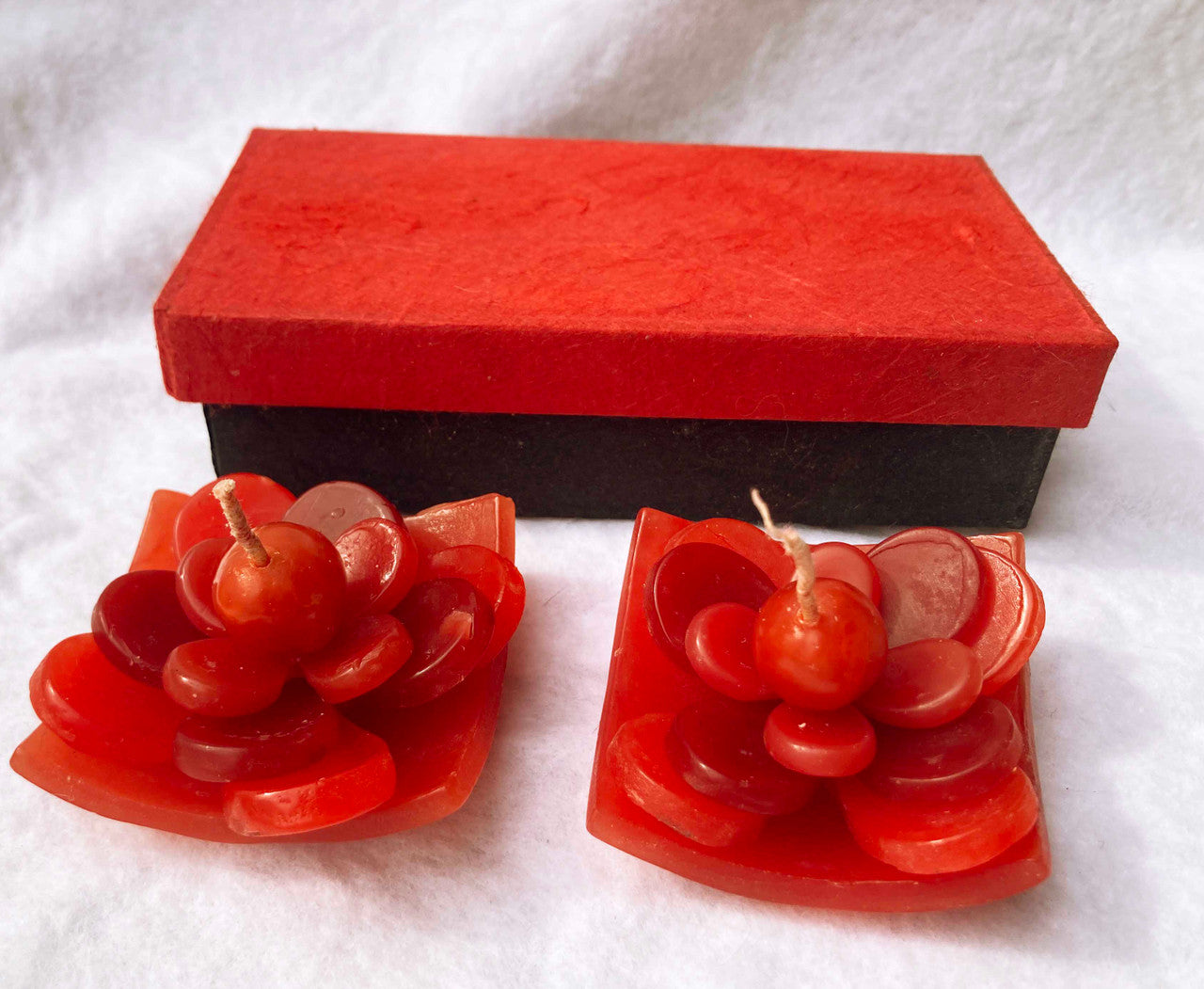 2 Red Lotus Floating Candles in Red Black Gift Box Set Birthday Xmas Valentine Mothers Day Gift Present - Image 3