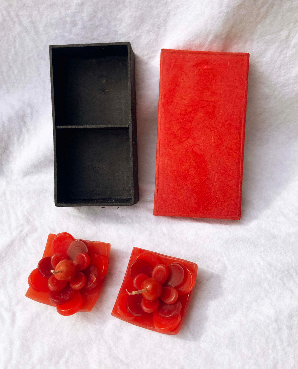 2 Red Lotus Floating Candles in Red Black Gift Box Set Birthday Xmas Valentine Mothers Day Gift Present - Image 5