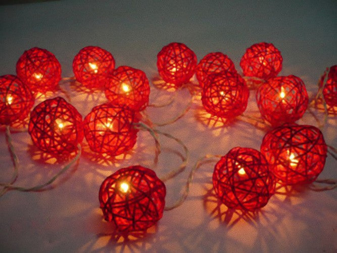 1 Set of Red 5cm Rattan Cane 50 Ball Battery Powered LONG 5m String Lights Christmas Gift Home Wedding Party Bedroom Decoration Table Centrepiece - Image 4