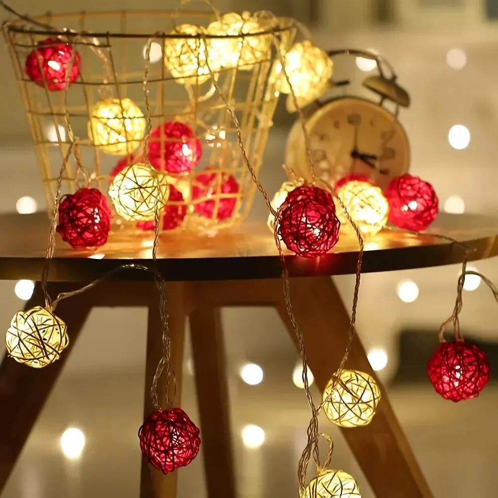 1 Set of Red and White 5cm Rattan Cane 50 Ball Battery Powered LONG 5m String Lights Christmas Gift Home Wedding Party Bedroom Decoration Table Centrepiece - Image 7