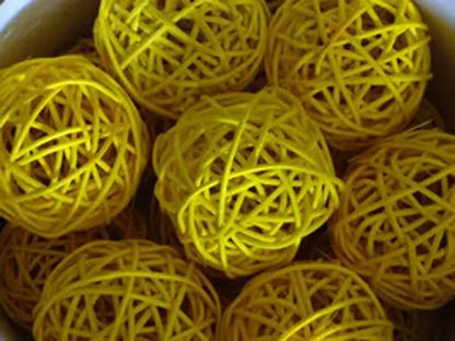 1 Set of Yellow 5cm Rattan Cane 50 Ball Battery Power LONG 5m String Lights Christmas Gift Home Wedding Party Bedroom Decoration Table Centrepiece - Image 5