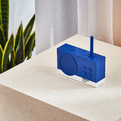 Lexon Thykho 3 Fm Radio & Bluetooth Speaker PANTONE - Classic Blue - Image 4