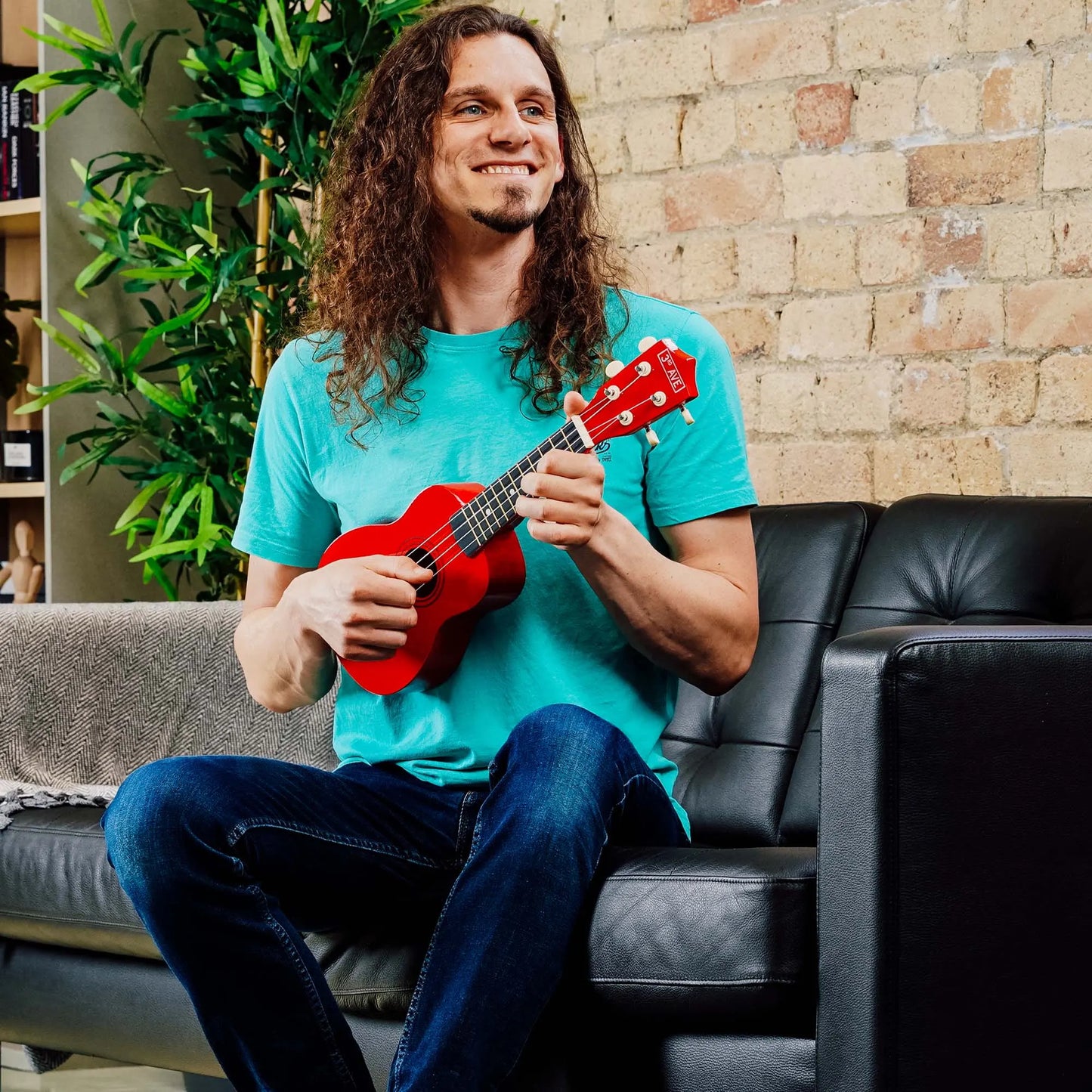 3rd Avenue Soprano Ukulele - Red - Image 6