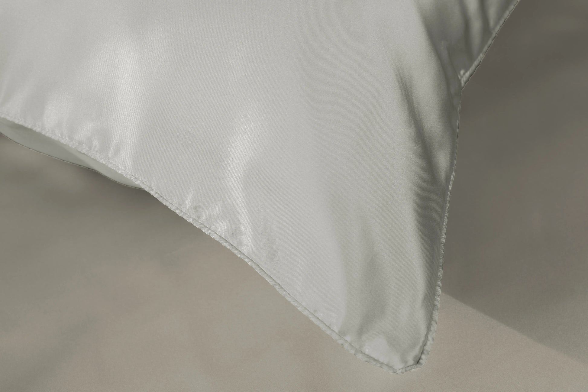 Silver Nights SILK PILLOWCASE - 51X76CM - Image 5