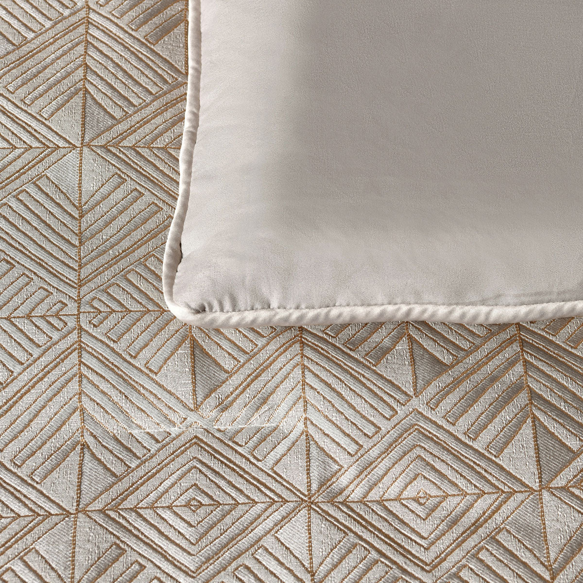 Bianca Bellagio Gold 6 Pcs Jacquard Geometric Comforter Set Queen/King - Image 5
