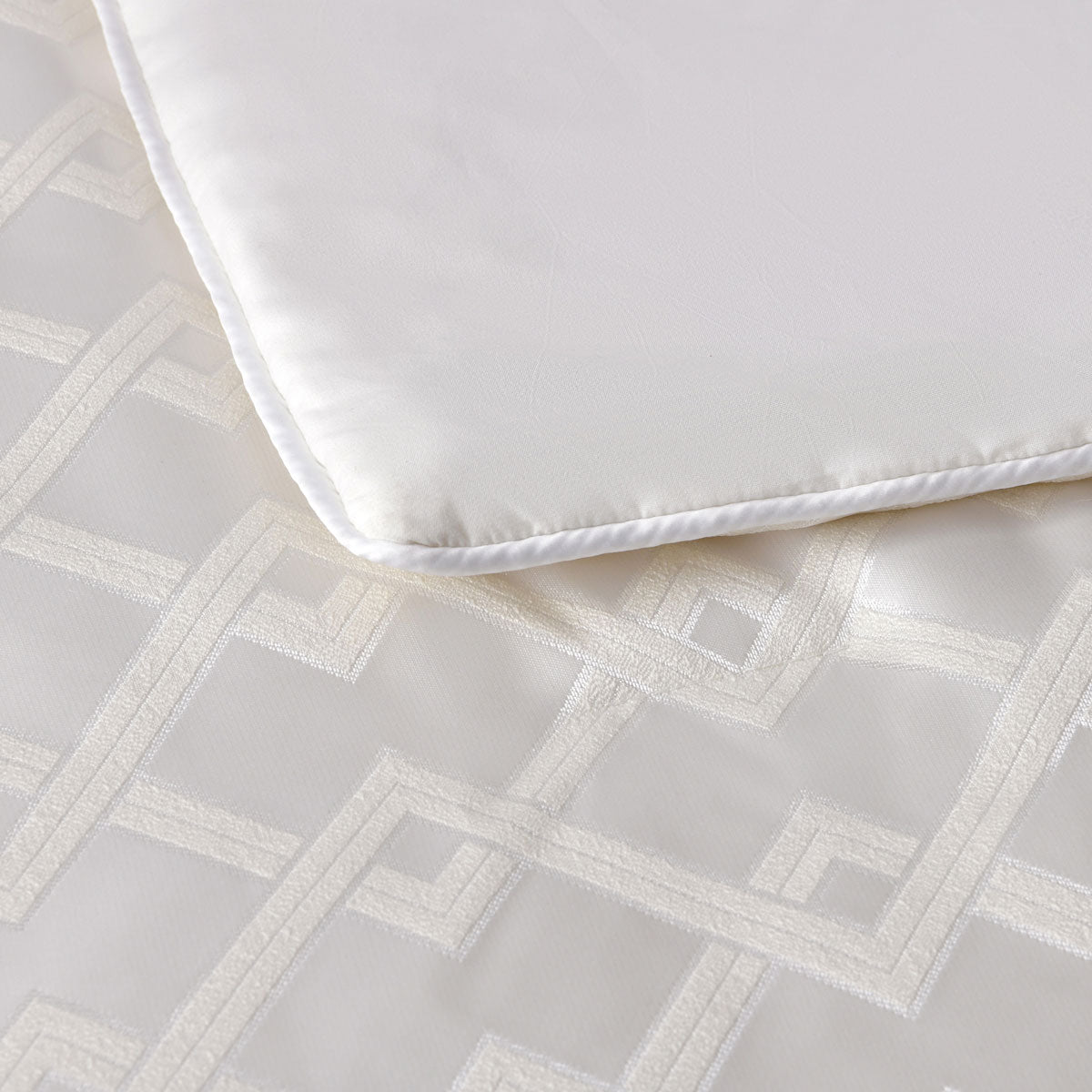 Bianca Firenze Pearl 6 Pcs Jacquard Geometric Comforter Set Super King - Image 5