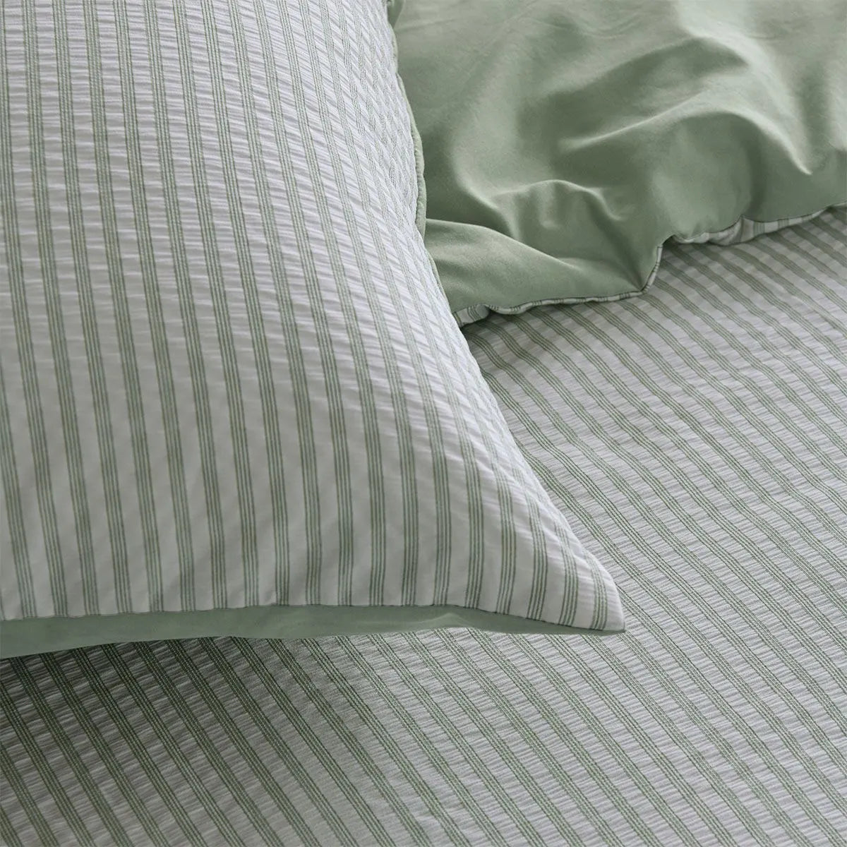 Accessorize Sanford Green Striped Pattern Quilt Cover Set Queen - Image 4