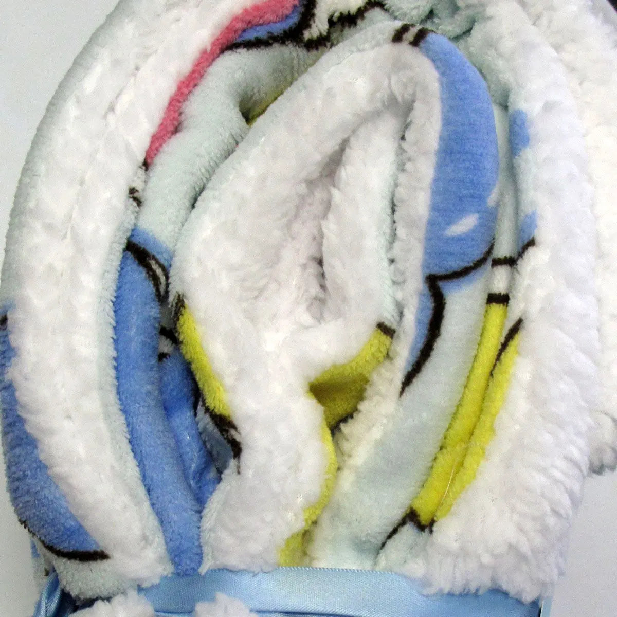 Snuggle Coral Fleece Extra Large Throw with Sherpa Reverse 200 x 128 cm Hearts Multi - Image 3