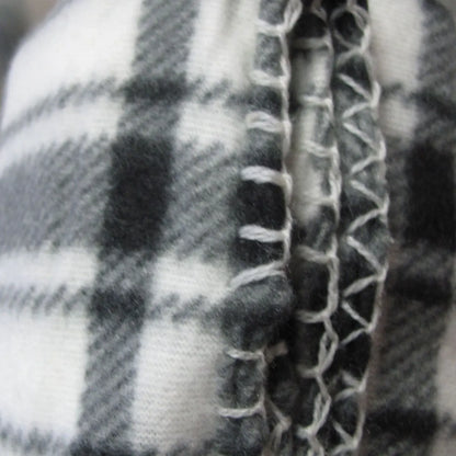 Budget 165gsm Printed Checkered Soft Polar Fleece Extra Large Throw / Single Sized Blanket 150 x 200 cm Black - Image 3