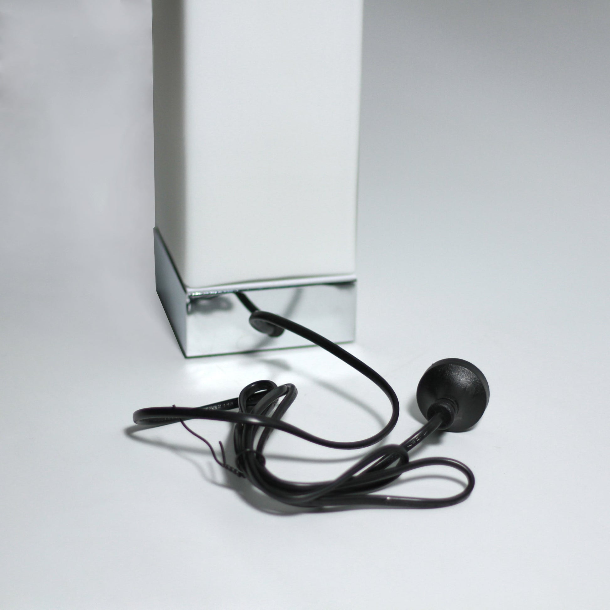 Jessica Rectangle Touch Lamp with USB Port - Image 6
